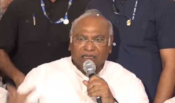 Kharge launches 'Ghar Ghar Guarantee Abhiyan' from North East Delhi