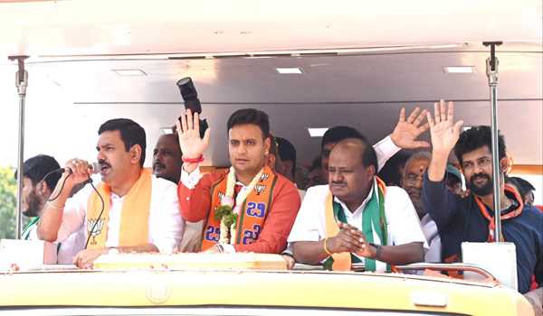 LS polls: Mysuru scion Yaduveer, others file nominations in Karnataka