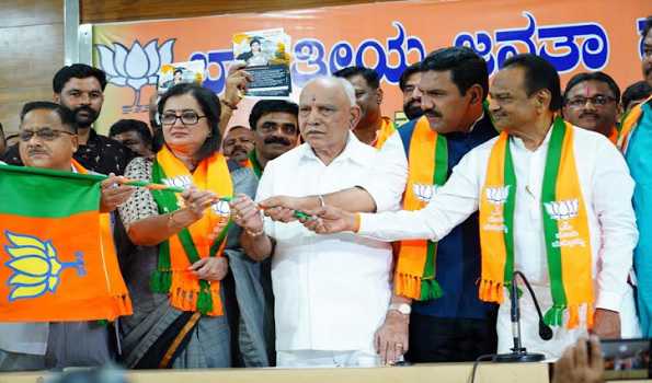Sumalatha formally joins BJP in Bengaluru