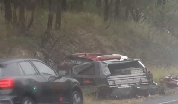 Woman killed, 5 injured in Australia's 2-vehicle crash