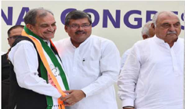 Ex-Union Minister and BJP leader Birender Singh joins Congress