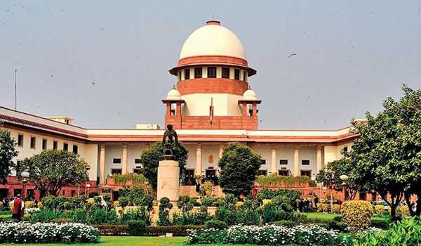 SC stays Madhya Pradesh HC order barring 10 lawyers from practice