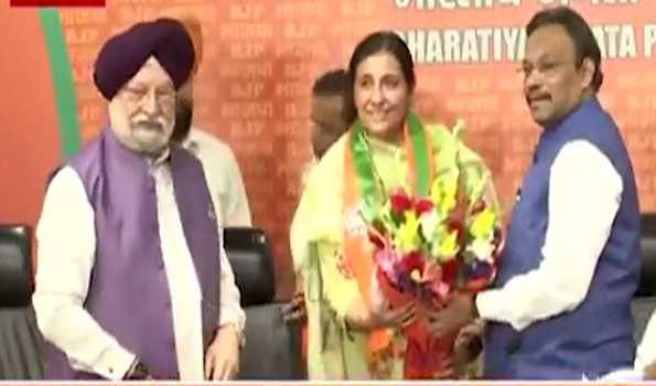Punjab: IAS Parampal Kaur resigns, joins BJP