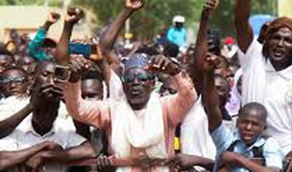 Thousands protest in Niger demanding withdrawal of U.S. troops