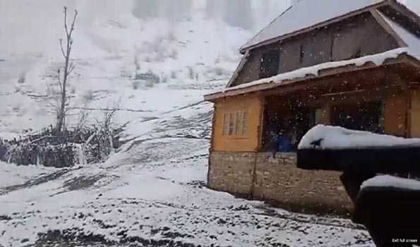 Kashmir valley lashed by rains, snowfall at Sonamarg