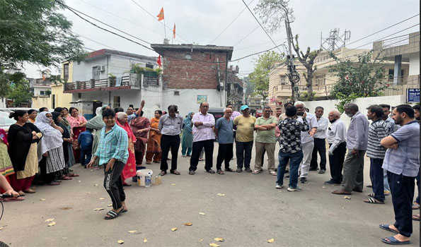 Contaminated drinking water supply triggers protest in Jammu’s locality