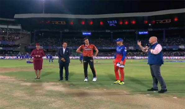 RCB opt to field first against SRH as Faf Du Plessis rests Maxwell, Siraj