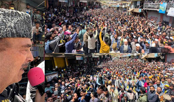 LS Polls: Omar served six-yr of term as CM due to my support: Azad