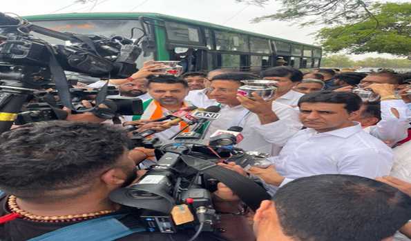 Cong stages empty pot protests ahead of PM Modi's Karnataka visit