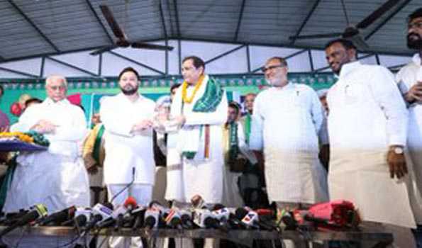 Bihar: LJP MP  Kaiser joins RJD after not getting party ticket
