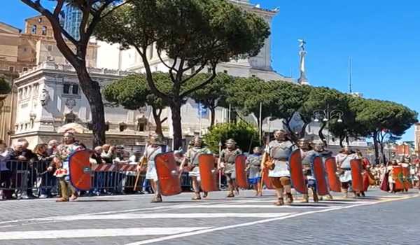Rome celebrates 2,777th birthday with mega parade