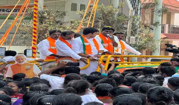 Annamalai holds joint roadshow, accuses Cong govt for 