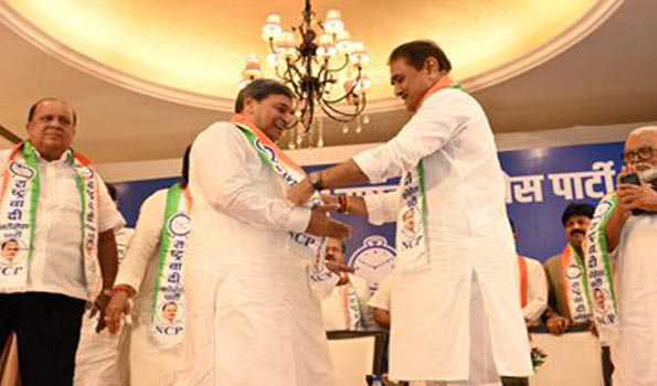 Mustaq Antulay joins Ajit Pawar