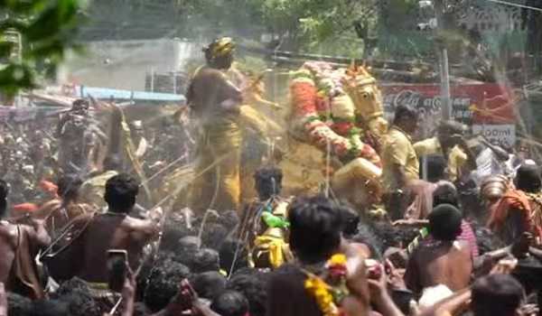 ‘Lord Kallazhagar descends into river Vaigai’ as part of Chithirai Brahmotsavam