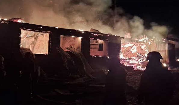 Massive fire damages two houses near LoC in Kupwara