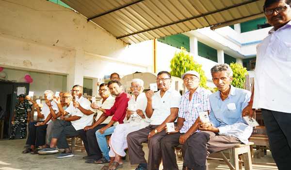 Around 31.25 pc polling in three LS seats in Bengal till 11 AM