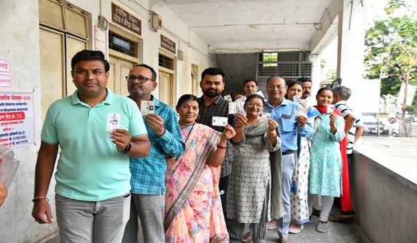 Around 18  pc polling till 11 AM in second phase of LS election in Mah