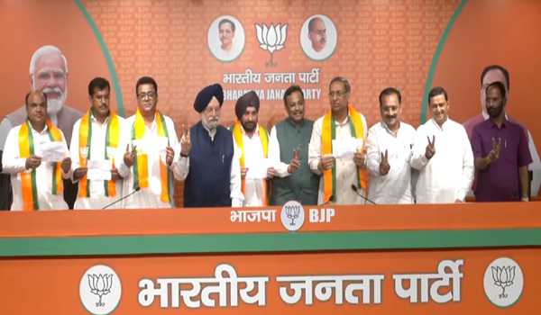 Former Delhi Cong Prez Arvinder Singh Lovely,  three others join BJP