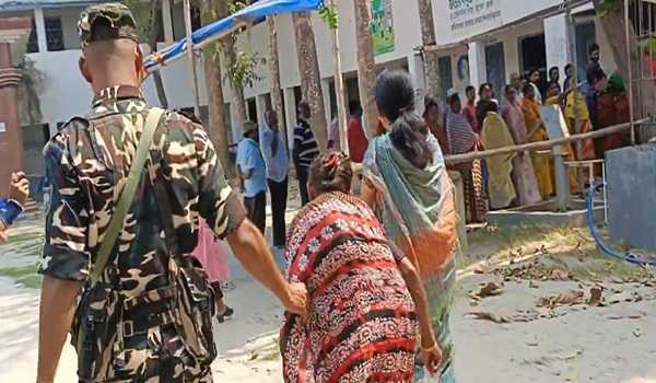 Bengal records around 14.6 pc turnout till 9 AM