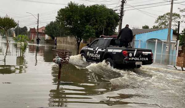 Deadly storms claim 100 lives, damage 100,000 homes in S Brazil