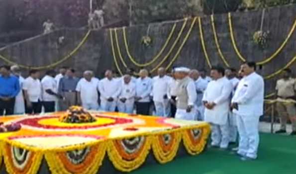 Sharad Pawar pays tributes to Karmveer Bhaurao Patil