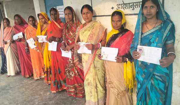 Bihar: Polling underway in 5 LS seats in 4th phase
