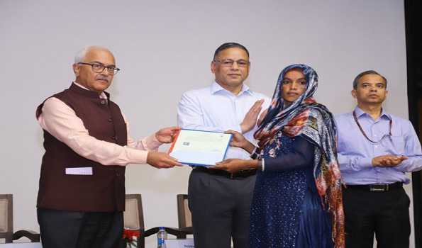 Home Secy hands over first citizenship certificates to 14 applicants under CAA