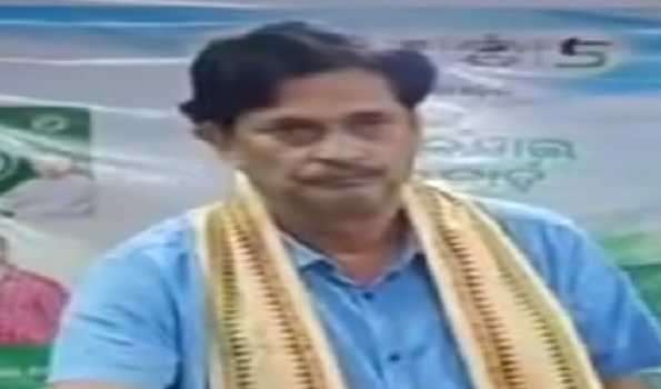 Ex-BJD min Samir Dash joins BJP with his supporters