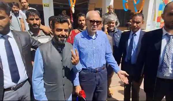 Hope people of Baramulla come out to vote: Omar Abdullah