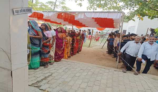 UP: 27.76 pc votes polled on 14 seats till 11am