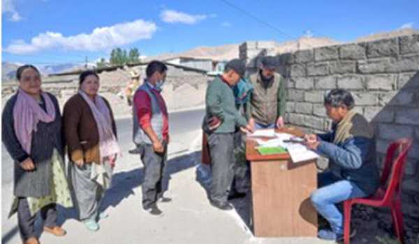 27.87 pc polling till 11 am in Ladakh