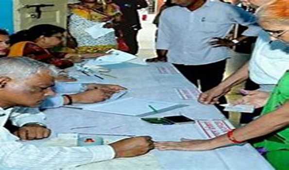 15.93 pc polling till 11 am in Maha