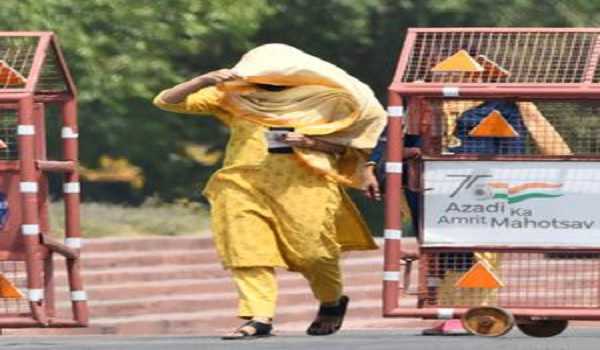 Delhi Govt directs all schools to close immediately amid heatwave