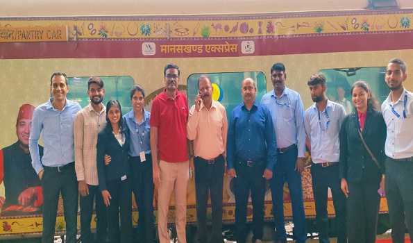 Second journey of Manaskhand express departs from Pune for Uttarakhand