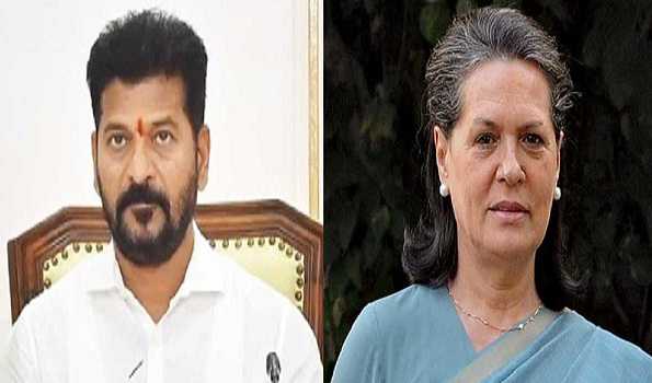 Telangana CM invites Sonia Gandhi for state formation day on