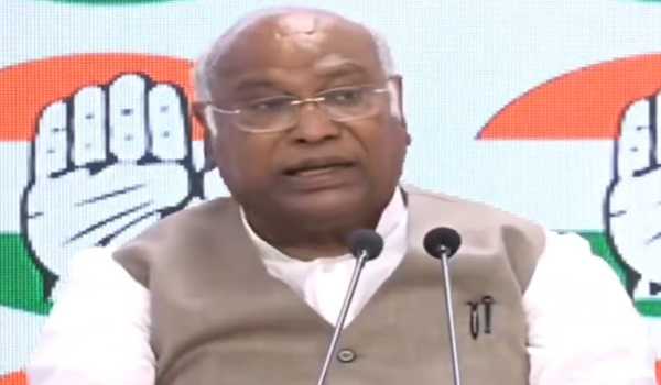 Cong fought Lok Sabha polls on people issues while BJP on divisive agenda: Kharge