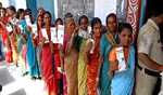 9 45 pc voter turnout sets early trend in Karnataka