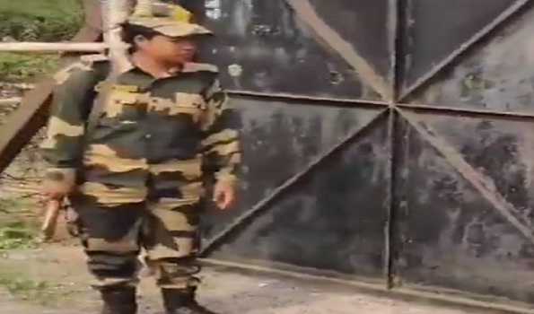 Snatched weapon of Tripura BSF by smugglers returned by BGB