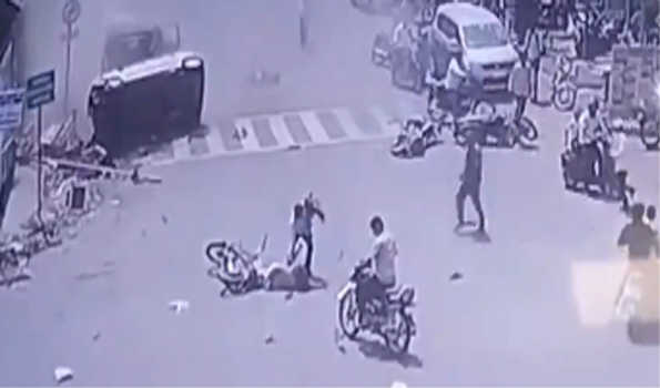 Four killed, 5 others seriously injured in road accident in Kolhapur