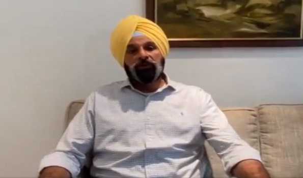 Case should be registered against Kangna : Majithia