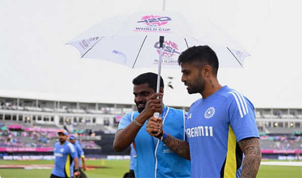 Toss delayed due to weather in India-Pakistan T20 WC match
