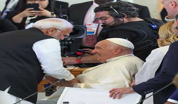 PM Modi meets Pope Francis on G7 sidelines, shares warm hug
