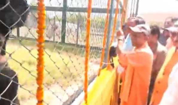 UP: Yogi introduces pair of Asiatic Lions at Gorakhpur Zoo