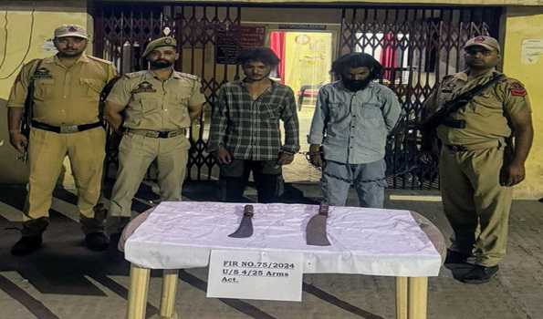 Police nabs 2 miscreants with weapons in J&K