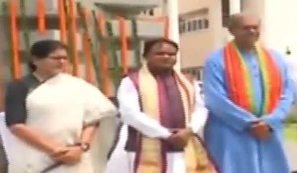 Odisha CM, MLAs take oath in Assembly