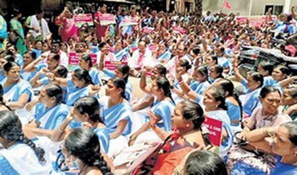 Hyd: Asha workers protest for pending & higher wages