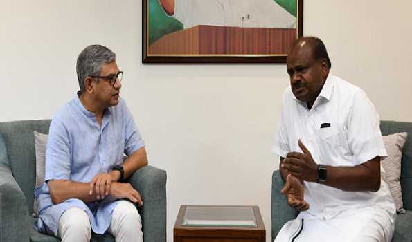 Kumaraswamy meets Ashwini Vaishnaw to push for key railway projects