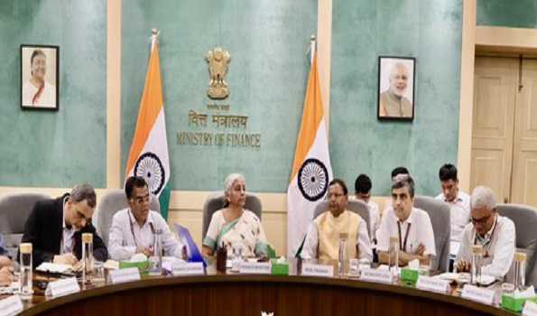 Sitharaman holds pre-Budget consultation with economists
