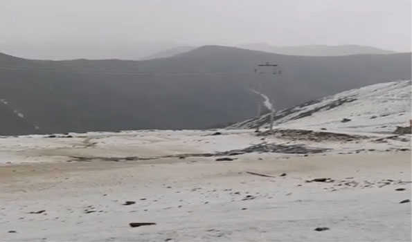 Kashmir parts receive rains, Razdan .top experiences fresh snowfall