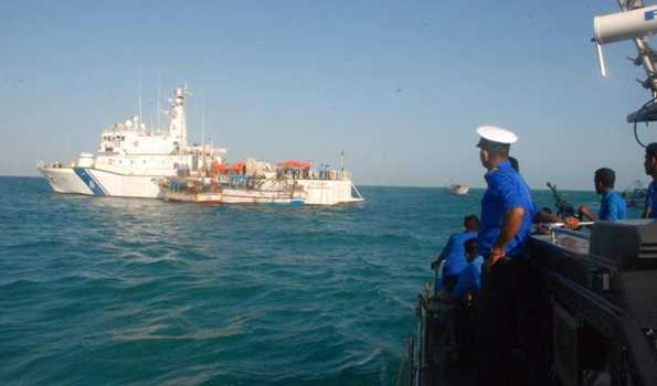 SL navy arrests 22 Indian fishermen & impounds 3 trawlers